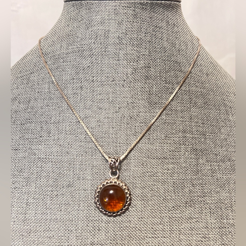 Vintage 925 Sterling Silver Amber Pendant Necklace Italy 18” Ornate Beaded Frame